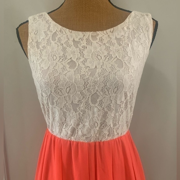 Alythea High-low Sleeveless Dress - Picture 2 of 12